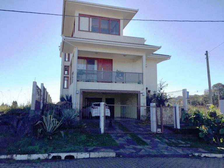 B-229     LINDÍSSIMA CASA COM VISTA PANORÂMICA COMPLETA!!!