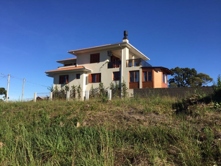 B-229     LINDÍSSIMA CASA COM VISTA PANORÂMICA COMPLETA!!!