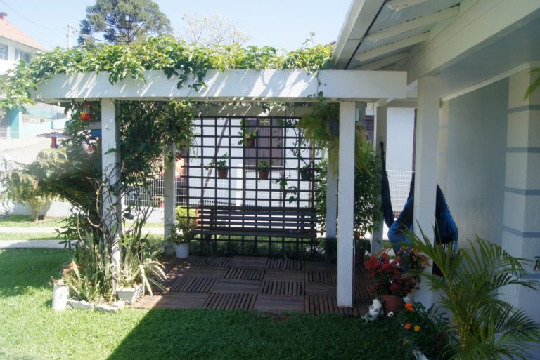 B-210     – CASA NO BAIRRO LOGRADOURO
