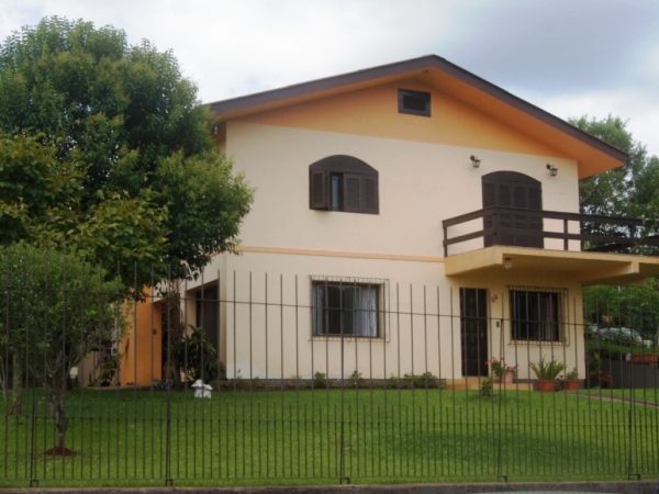 B-208     CASA AMPLA EM TERRENO AMPLO – PICADA CAFÉ