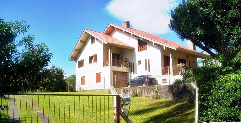 B-221     CASA BELÍSSIMA!!! ALTÍSSIMO NÍVEL.