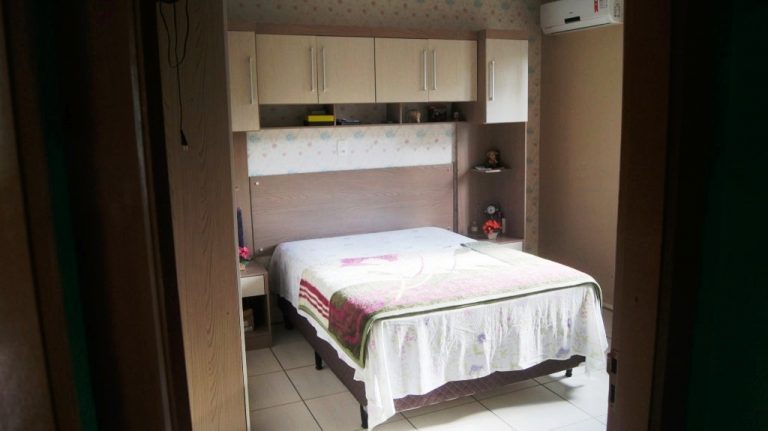 B-212     CASA NO BAIRRO VILA GERMÂNIA