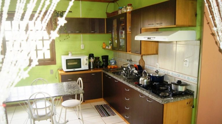 B-212     CASA NO BAIRRO VILA GERMÂNIA