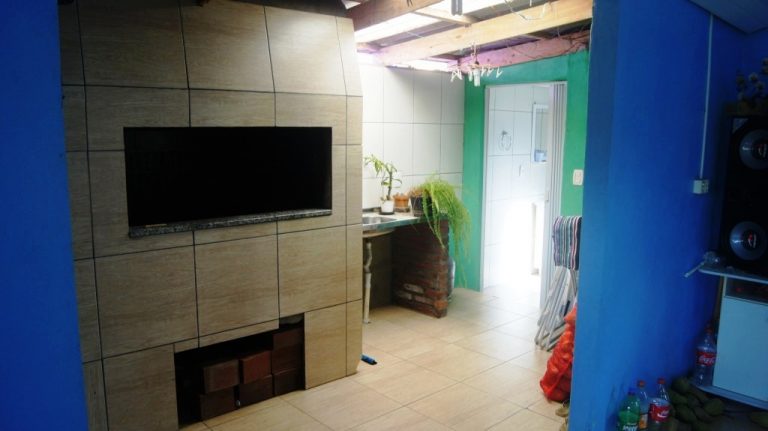 B-212     CASA NO BAIRRO VILA GERMÂNIA