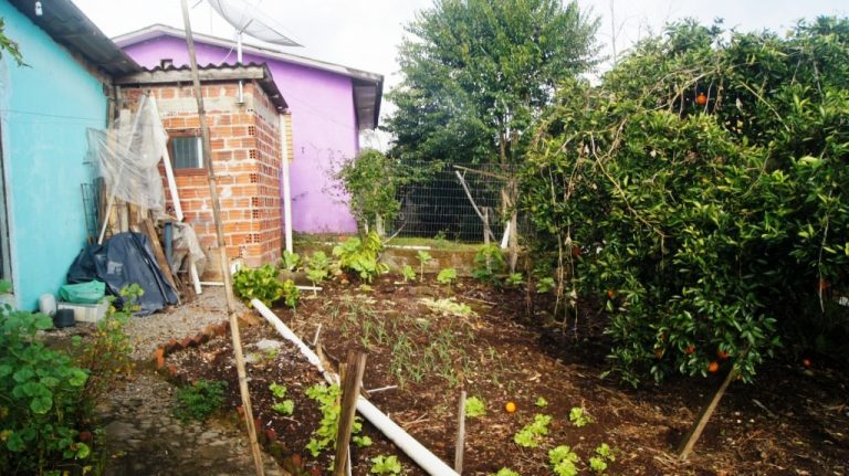 B-212     CASA NO BAIRRO VILA GERMÂNIA