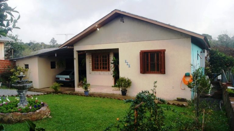 B-212     CASA NO BAIRRO VILA GERMÂNIA