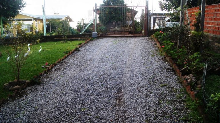 B-212     CASA NO BAIRRO VILA GERMÂNIA