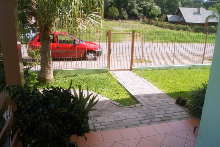 B-232     CASA DE ALTO PADRÃO EM BAIRRO NOBRE