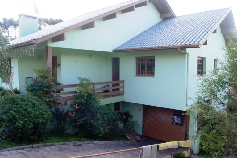 B-232     CASA DE ALTO PADRÃO EM BAIRRO NOBRE