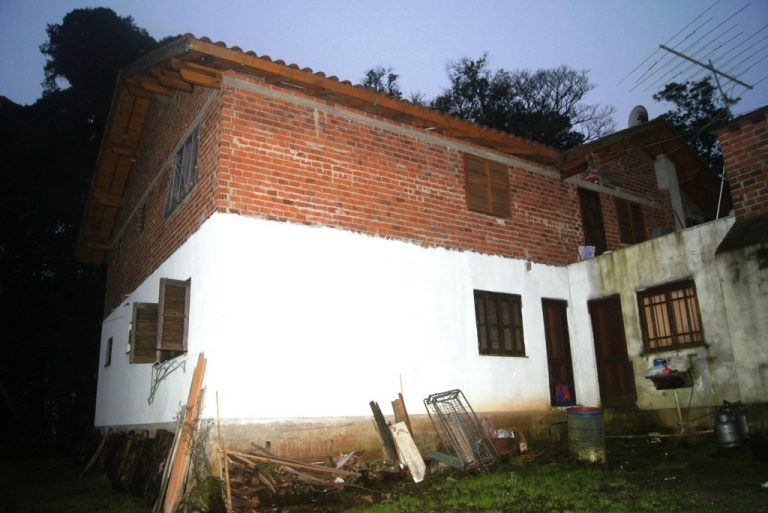 B-414     MARAVILHOSO SÍTIO AO LADO DO PROPERTY (ÁREA URBANA)