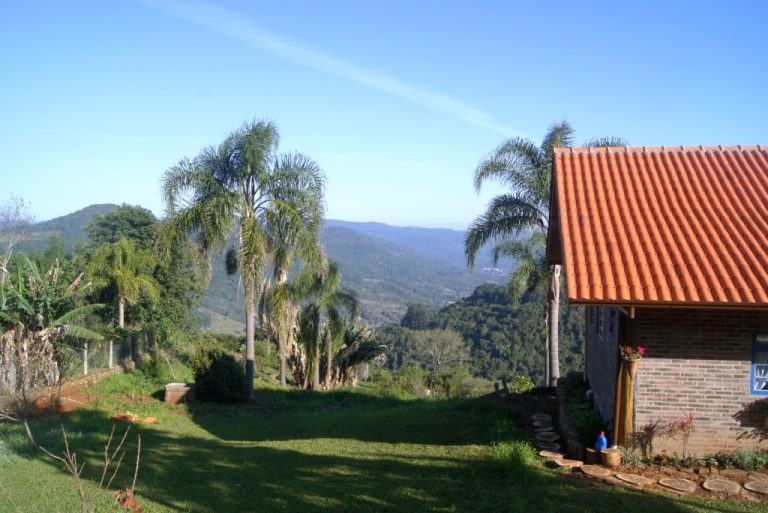 B-415     MARAVILHOSO SÍTIO COM UMA VISÃO PANORÂMICA INDESCRITÍVEL E COM FRENTE PARA A BR 116