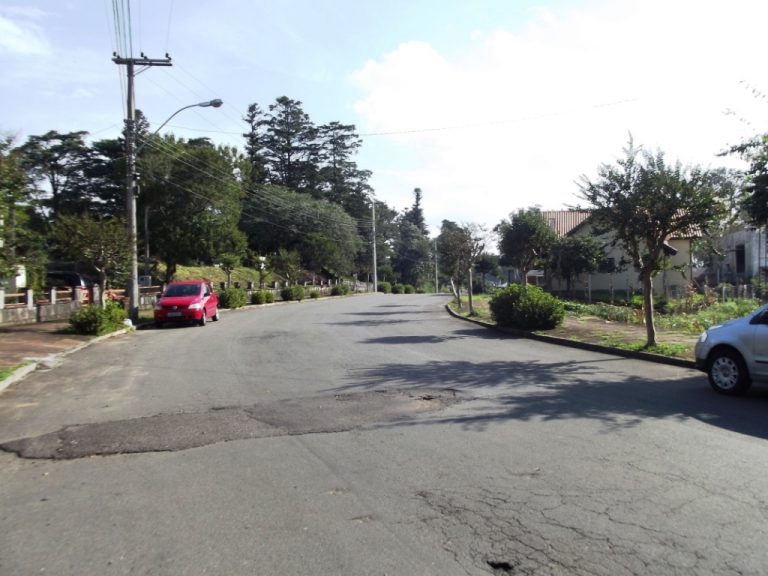 B-08     TERRENO NO CENTRO DE NOVA PETRÓPOLIS