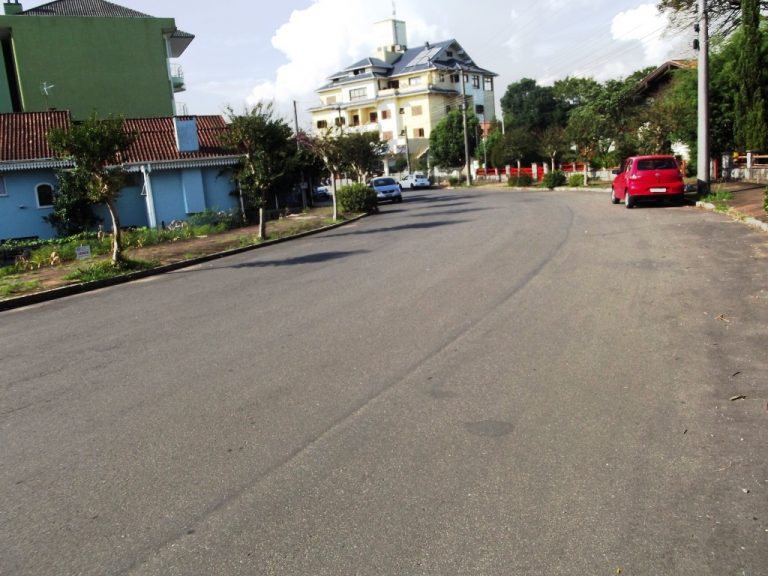 B-08     TERRENO NO CENTRO DE NOVA PETRÓPOLIS
