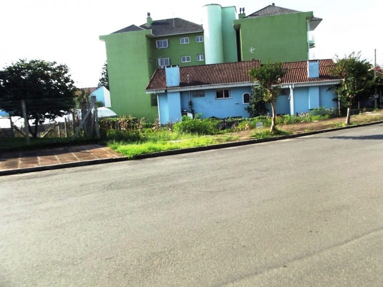 B-08     TERRENO NO CENTRO DE NOVA PETRÓPOLIS