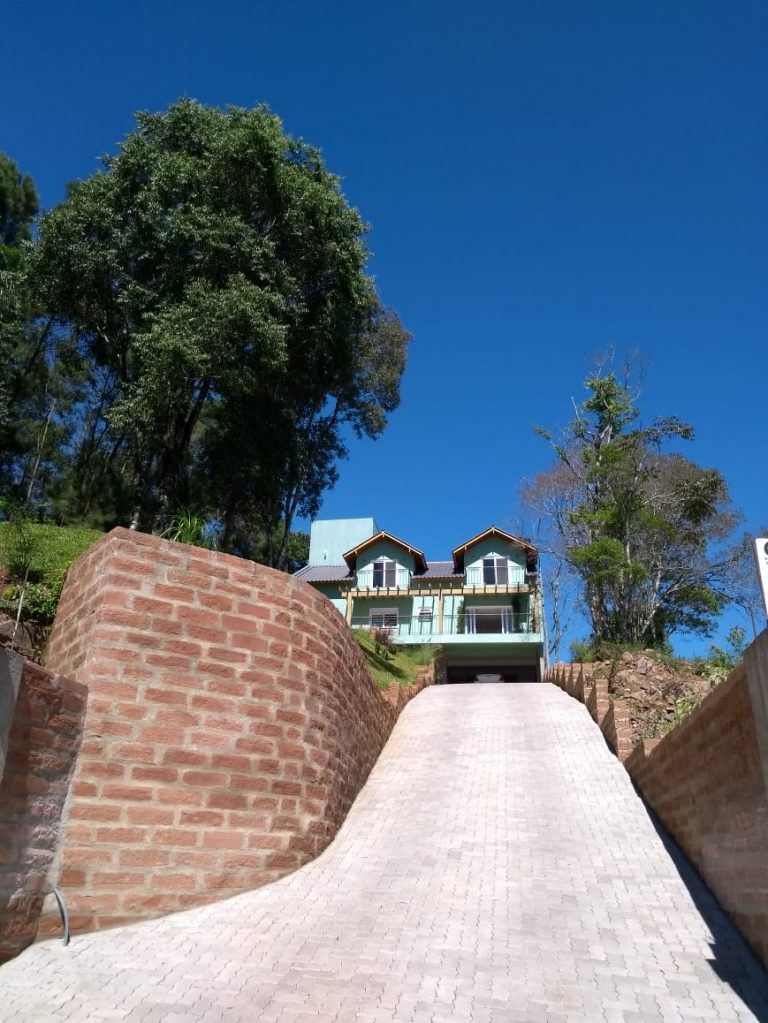 B-234     CASA NOVA COM ESPETACULAR VISTA PANORÂMICA