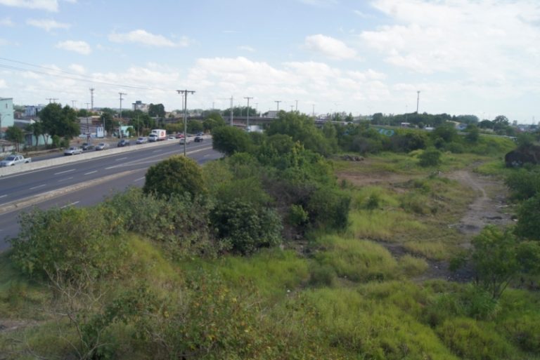 B-69     FANTÁSTICO TERRENO COM 324 METROS DE FRENTE PRA BR 116
