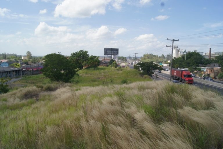 B-69     FANTÁSTICO TERRENO COM 324 METROS DE FRENTE PRA BR 116