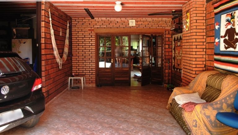B-263     LINDA CASA AO LADO DA BR 116 EM MORRO REUTER