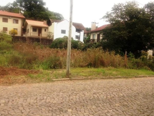 B-64     TERRENO NO BAIRRO BAVÁRIA