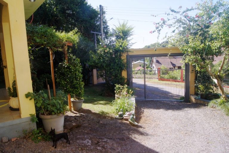 B-248     CASA DE ALTO PADRÃO NO BAIRRO BAVÁRIA