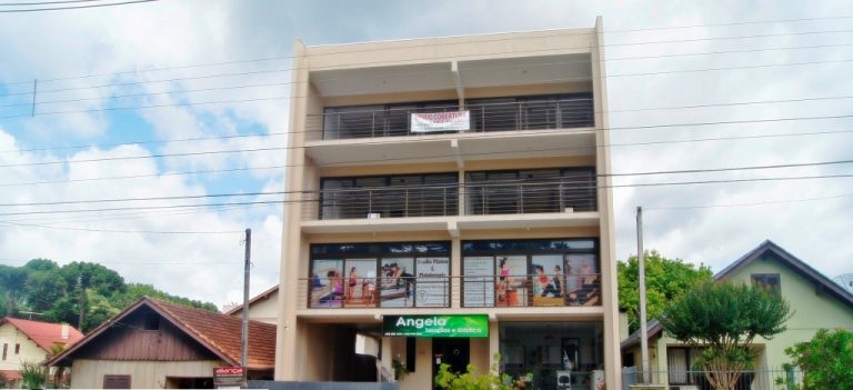 B-606     LINDO E AMPLO APT NO CENTRO DE NOVA PETRÓPOLIS