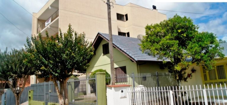 B-606     LINDO E AMPLO APT NO CENTRO DE NOVA PETRÓPOLIS