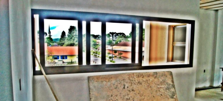 B-606     LINDO E AMPLO APT NO CENTRO DE NOVA PETRÓPOLIS