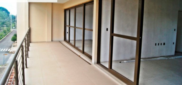 B-606     LINDO E AMPLO APT NO CENTRO DE NOVA PETRÓPOLIS