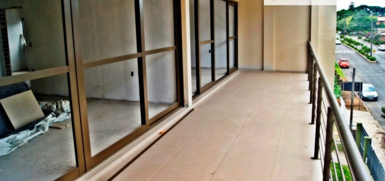 B-606     LINDO E AMPLO APT NO CENTRO DE NOVA PETRÓPOLIS
