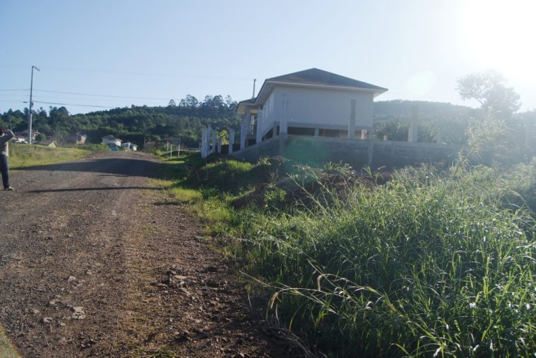 B-37     TERRENO EM LINHA NOVA