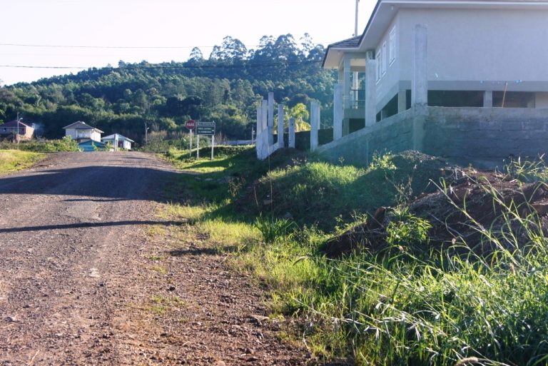 B-37     TERRENO EM LINHA NOVA