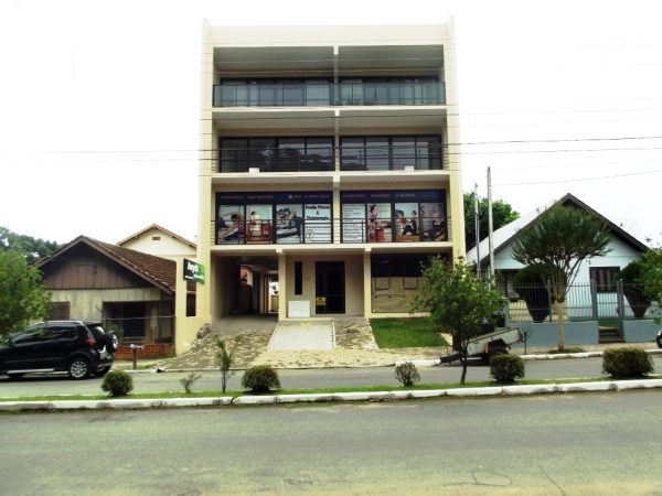B-606     LINDO E AMPLO APT NO CENTRO DE NOVA PETRÓPOLIS