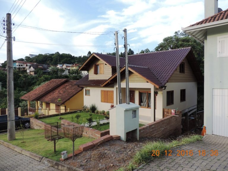 B-272     LINDA CASA NO BAIRRO LOGRADOURO
