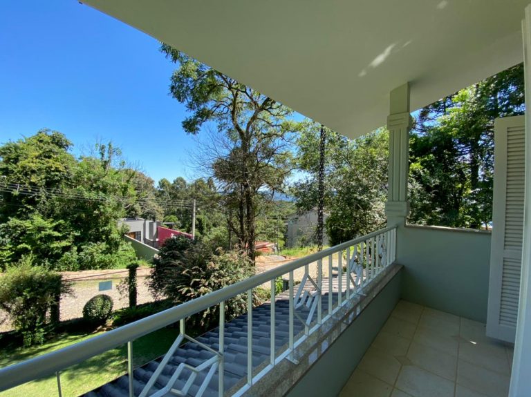 B-274     CASA COM LINDÍSSIMA VISTA PANORÂMICA