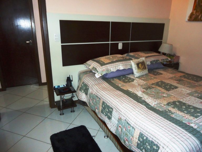 B-303     FANTÁSTICA CASA EM CAXIAS DO SUL