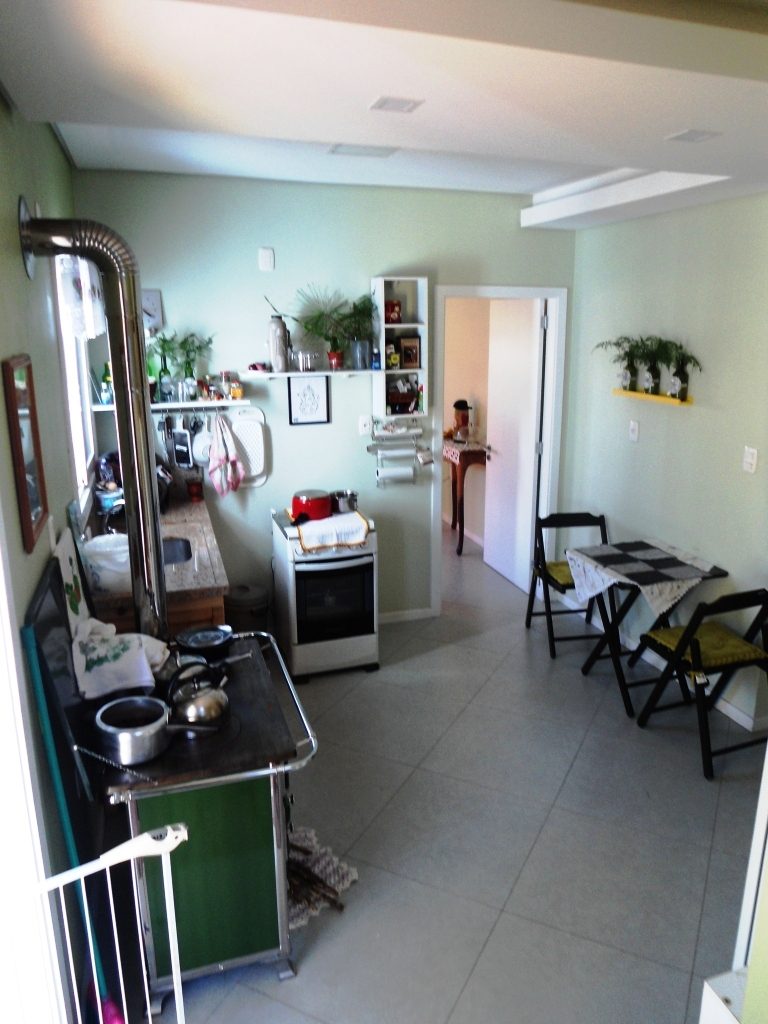 B-297     FANTÁSTICA CASA NO BAIRRO POUSADA DA NEVE