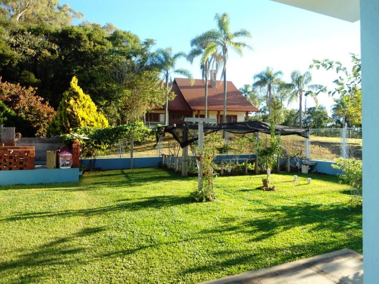 B-297     FANTÁSTICA CASA NO BAIRRO POUSADA DA NEVE
