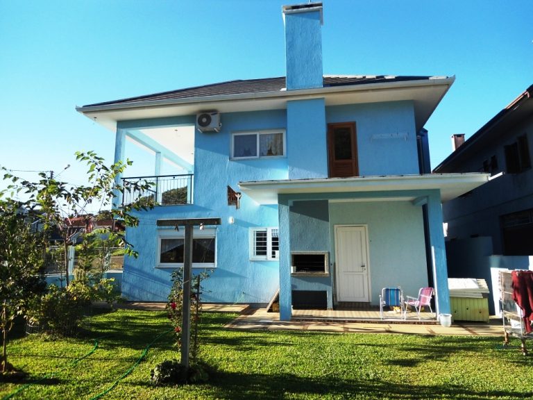 B-297     FANTÁSTICA CASA NO BAIRRO POUSADA DA NEVE