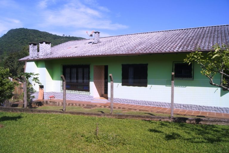 B-284     CASA EM PICADA CAFÉ
