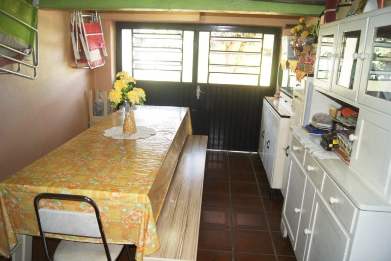B-284     CASA EM PICADA CAFÉ