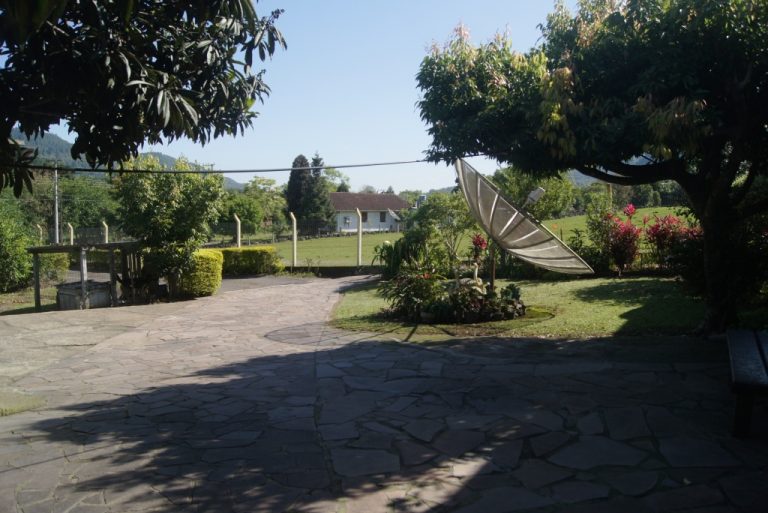 B-284     CASA EM PICADA CAFÉ