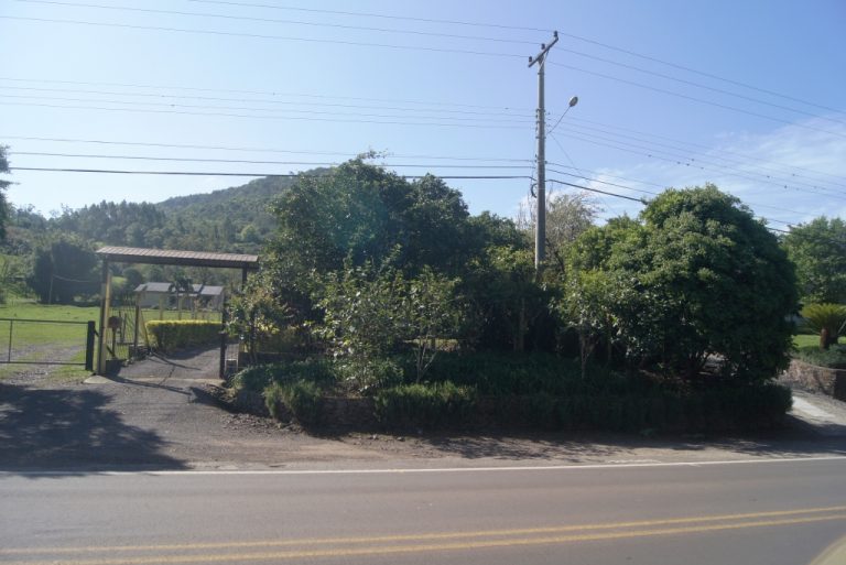 B-284     CASA EM PICADA CAFÉ