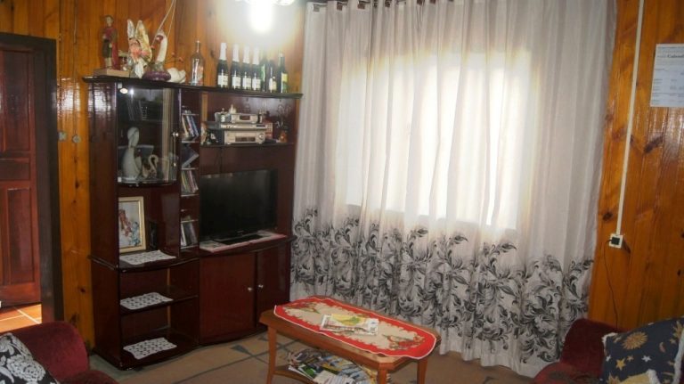 B-294     CASA TODA CERCADA E COM BELO POMAR