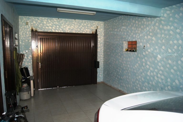 B-299     LINDA E AMPLA CASA DE ESQUINA NO CENTRO DE NOVA PETRÓPOLIS