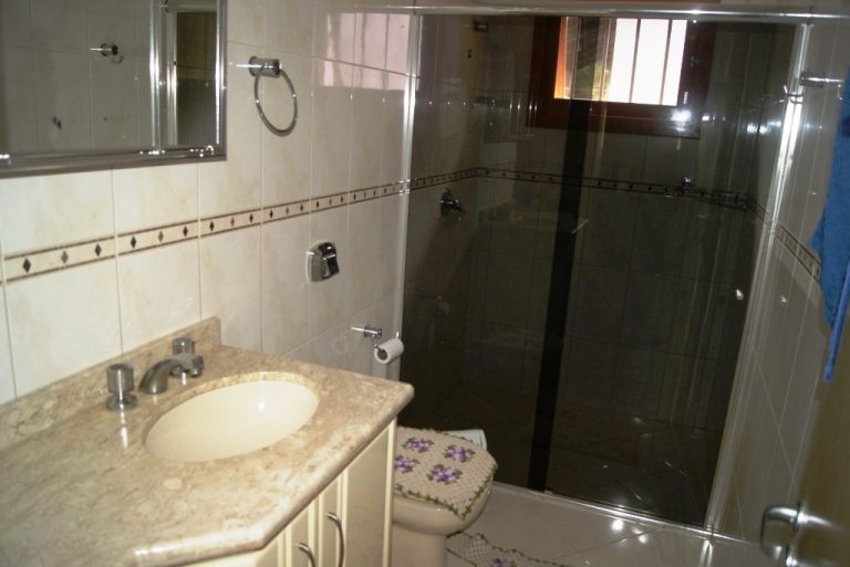 B-302     LINDÍSSIMA CASA EM MORRO REUTER