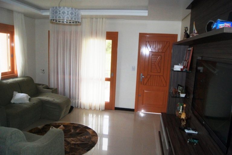 B-302     LINDÍSSIMA CASA EM MORRO REUTER