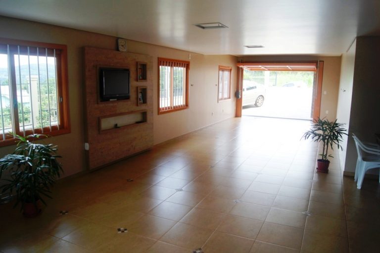 B-302     LINDÍSSIMA CASA EM MORRO REUTER