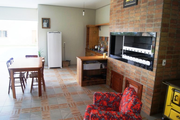 B-302     LINDÍSSIMA CASA EM MORRO REUTER