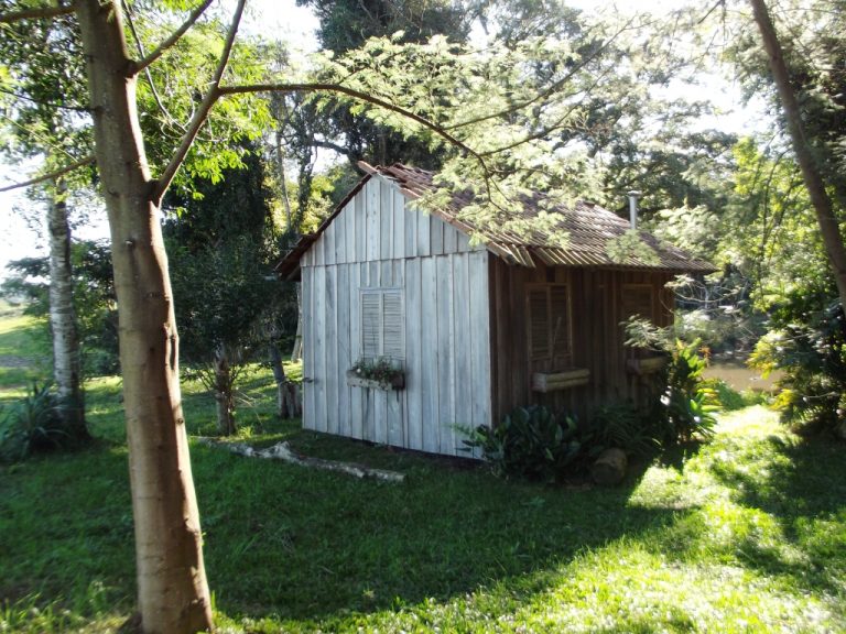 B-523     LINDA ÁREA DE TERRAS COMPLETAMENTE PLANA