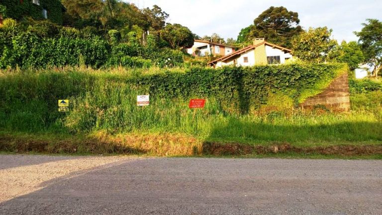 B-76     TERRENO NA ENTRADA DE NOVA PETRÓPOLIS COM PREÇO IMPERDÍVEL!!!